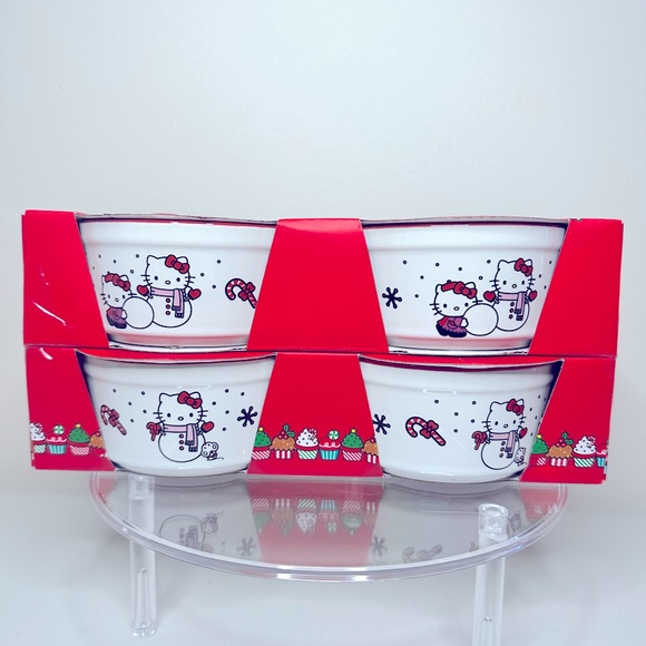 Hello Kitty Christmas Ramekins Set of 4 - Snowman design - Picture 1 of 2
